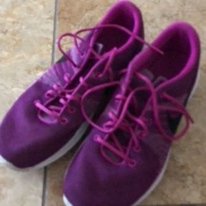 Nike 5.5 youth women size 7.5